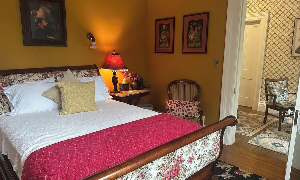Photo of Bedroom in Oswego
