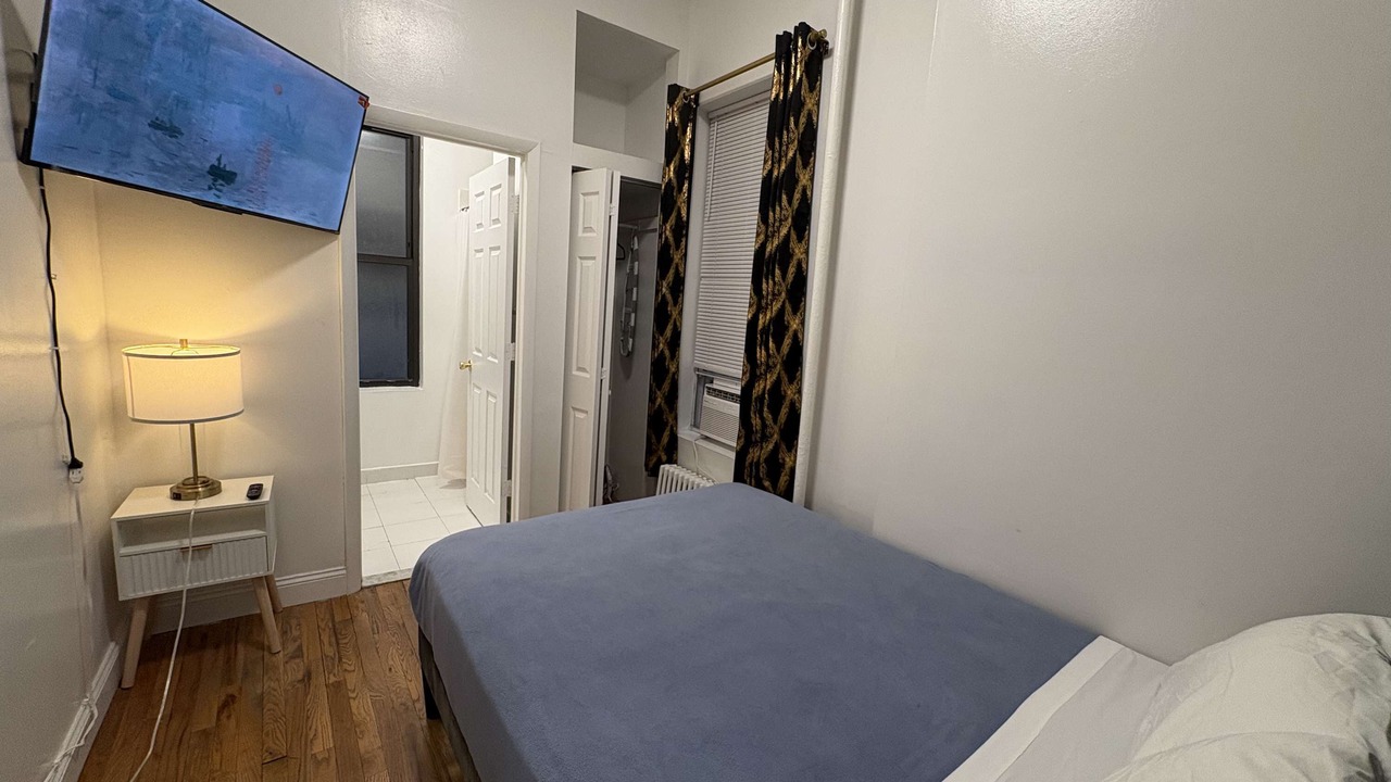 Photo of Bedroom in Garment District