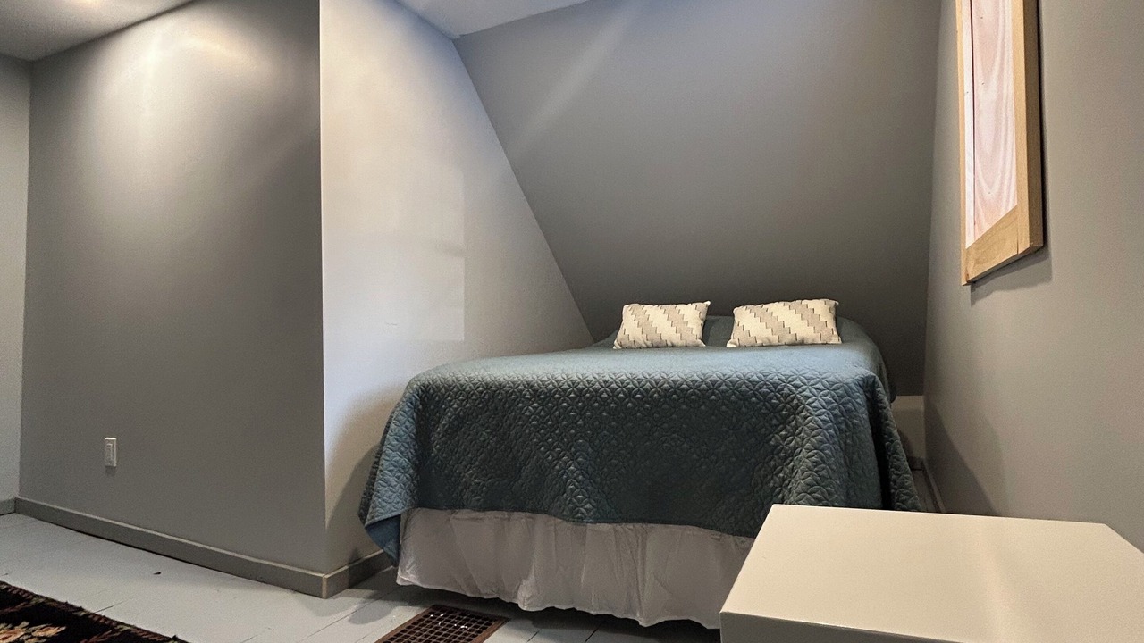Photo of Bedroom in East Jamaica