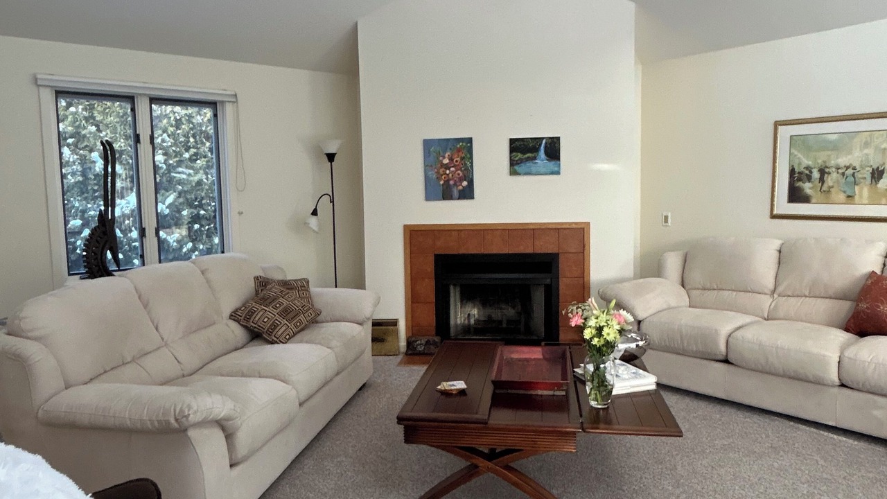 Photo of Livingroom in Lenox