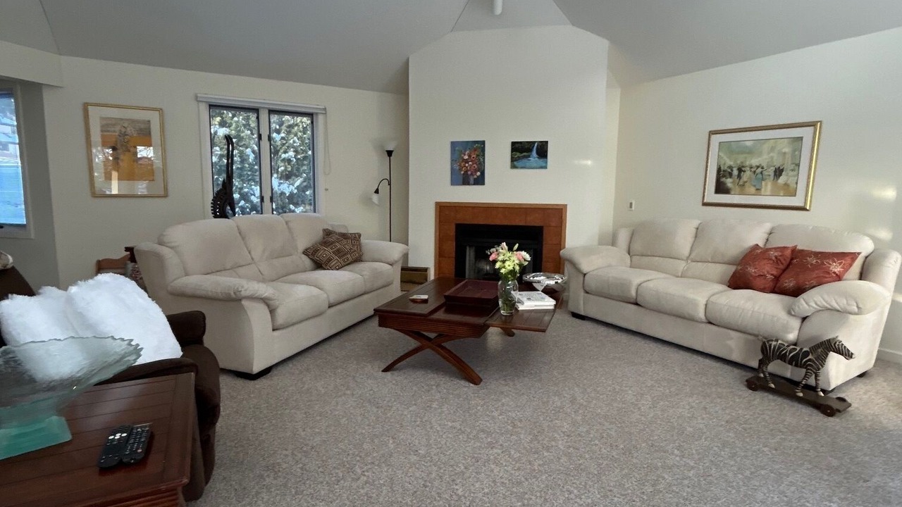 Photo of Livingroom in Lenox