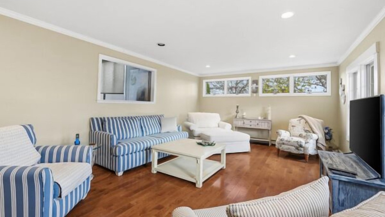 Photo of Livingroom in East Falmouth