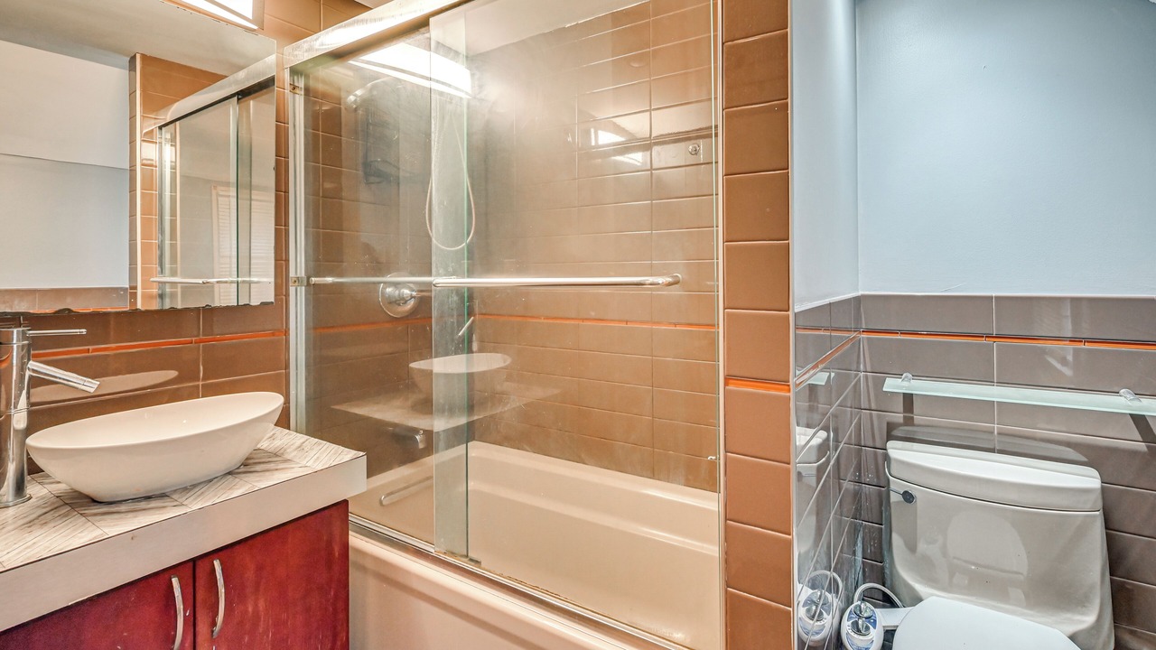 Photo of Bathroom in Silver Lane