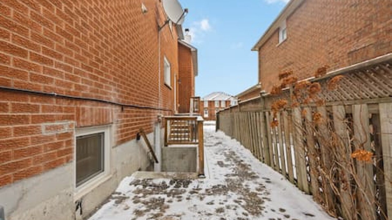 Photo of Outdoor in Pickering