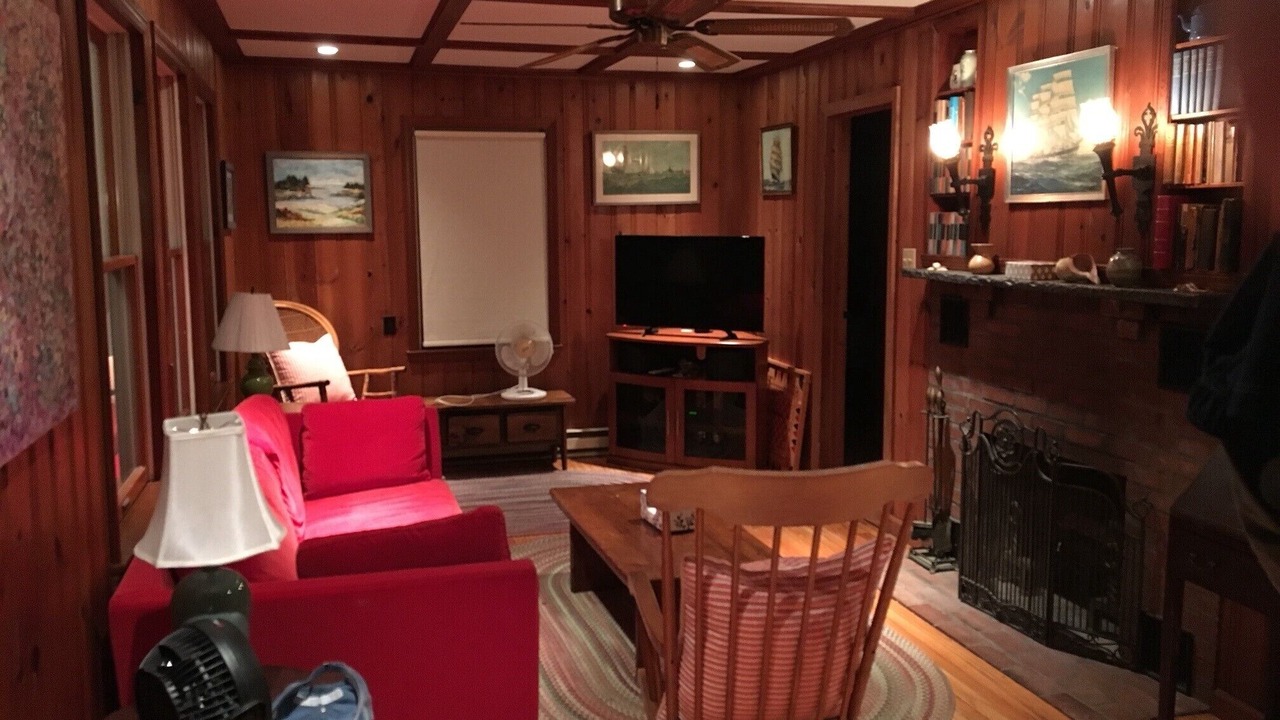 Photo of Livingroom in Menantic Creek