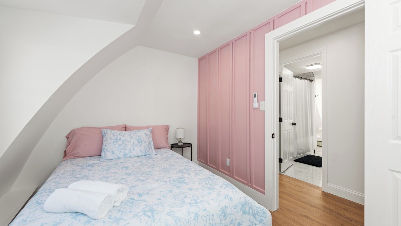 Photo of Bedroom in Moultonborough