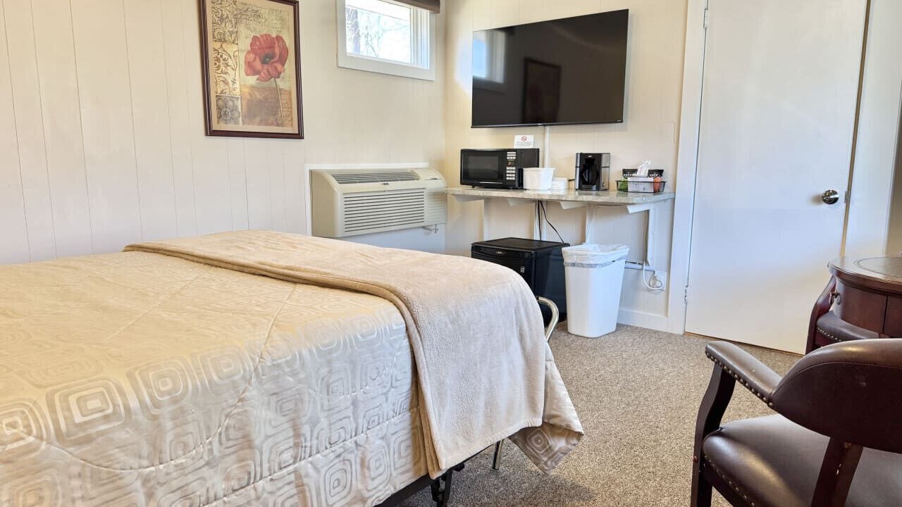 Photo of Bedroom in Hulls Cove
