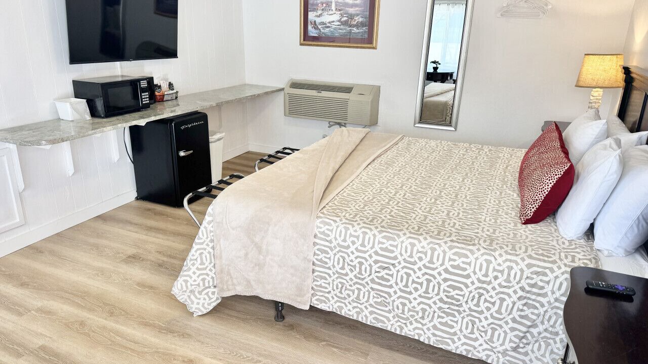 Photo of Bedroom in Hulls Cove