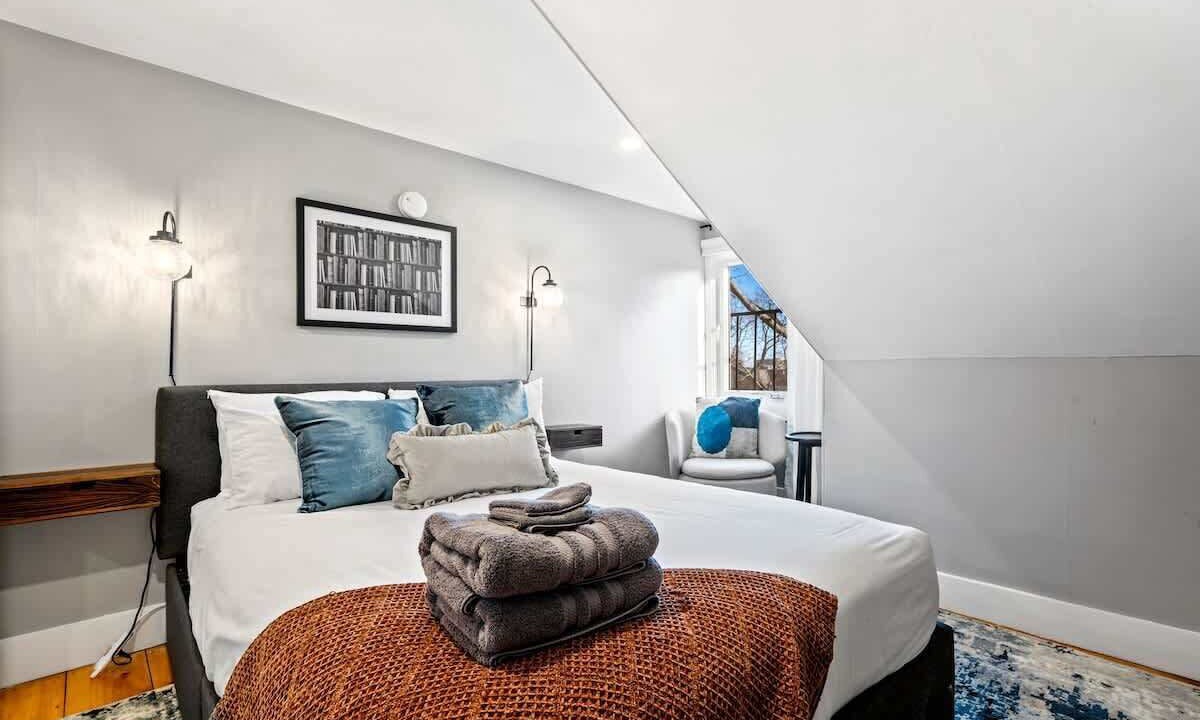 Photo of Bedroom in Oakdale