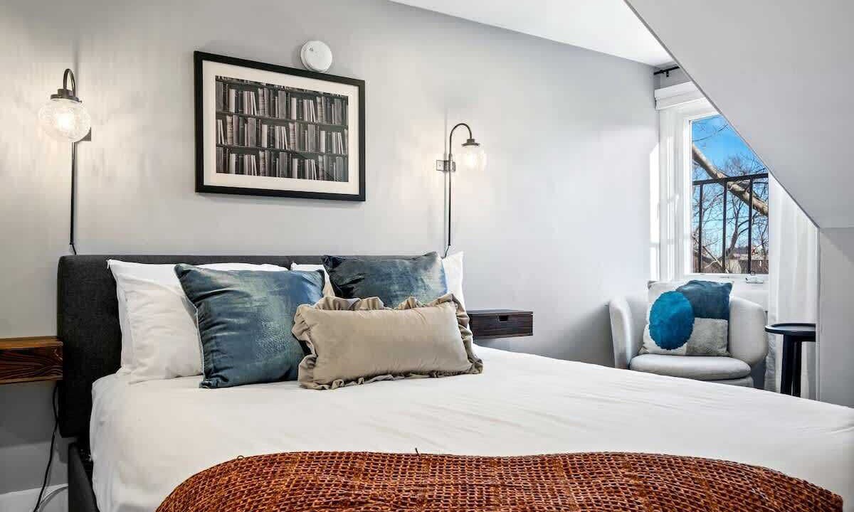 Photo of Bedroom in Oakdale