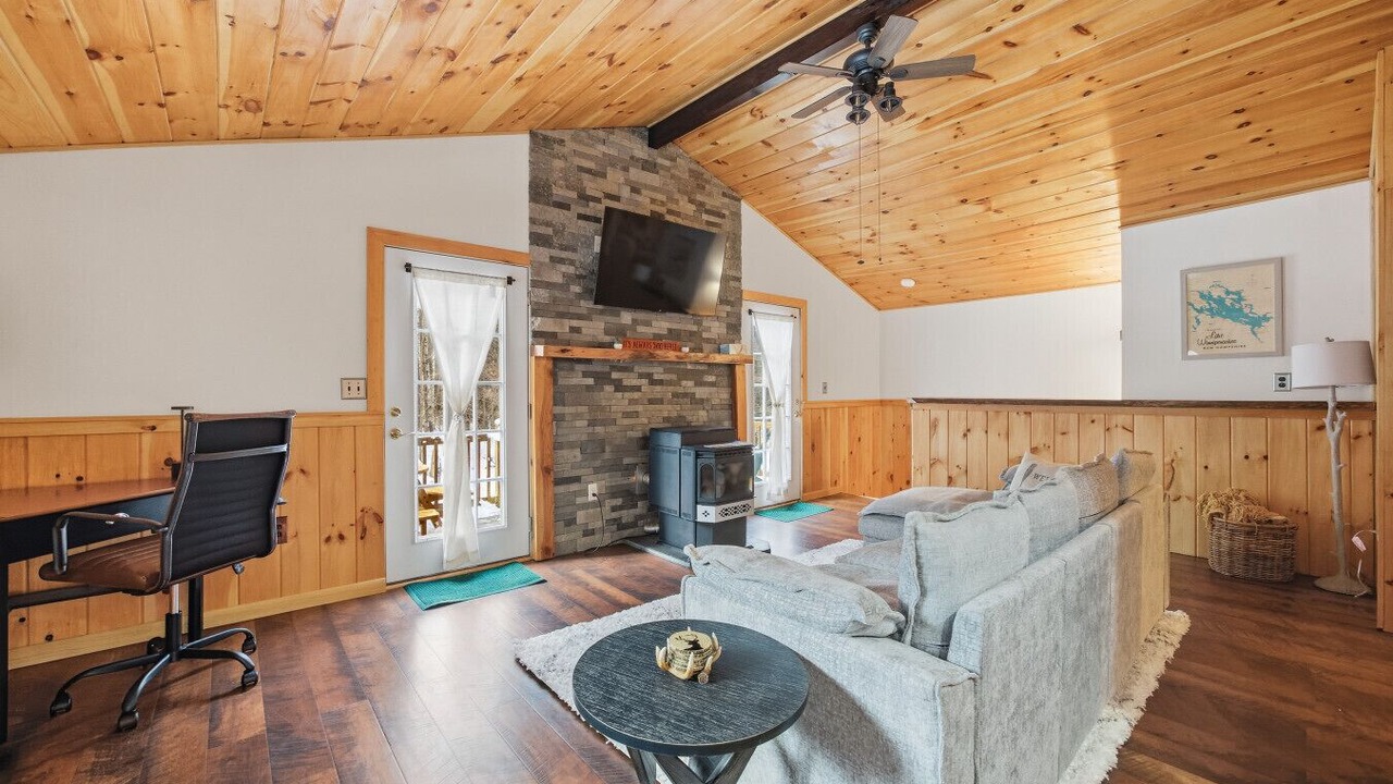 Photo of Livingroom in Gilford