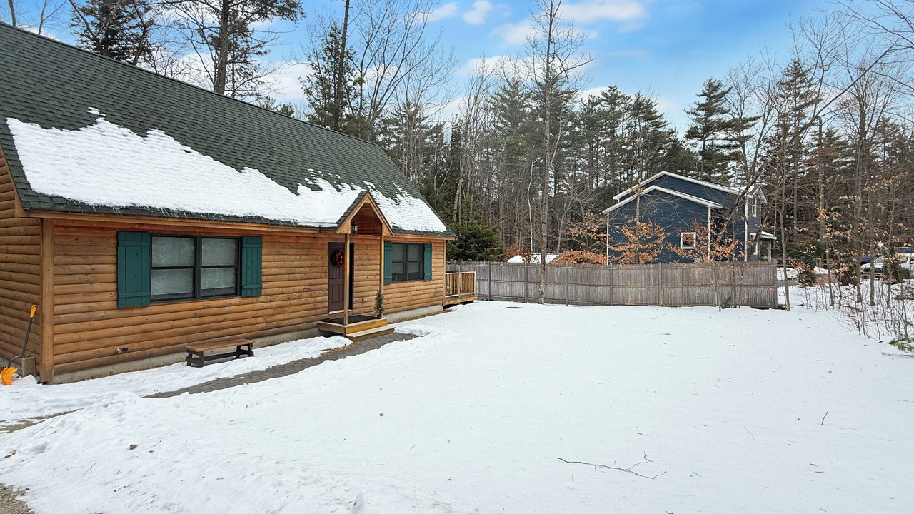 Photo of Outdoor in Birchview by the Saco