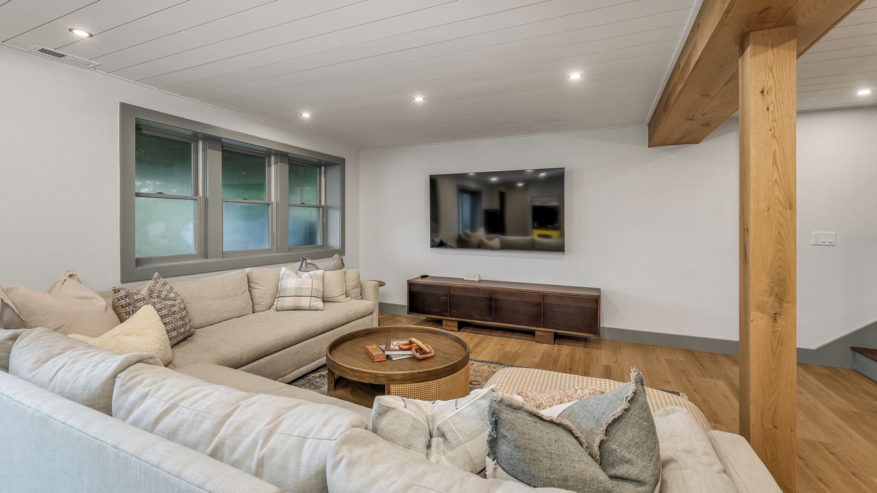 Photo of Livingroom in Meredith