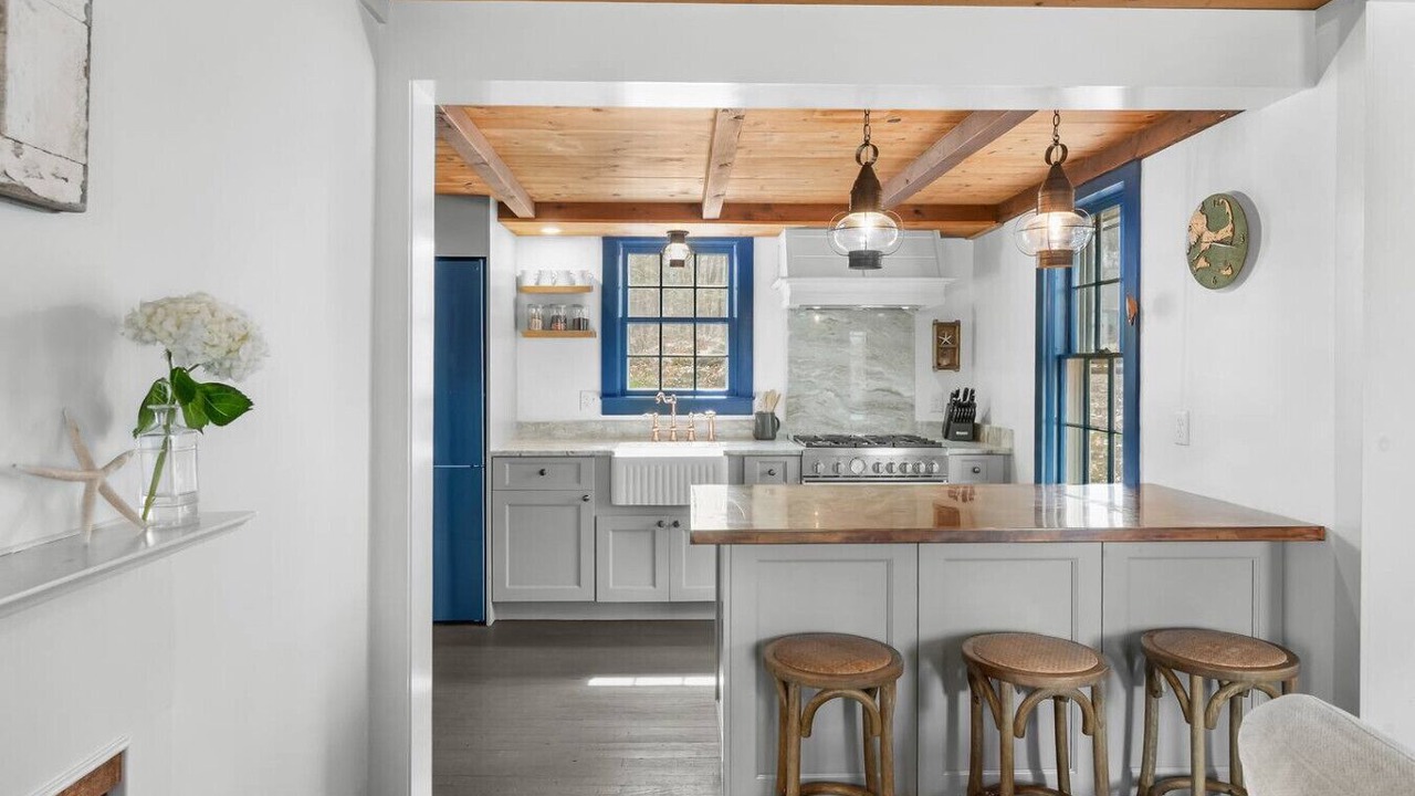 Photo of Kitchen in West Barnstable
