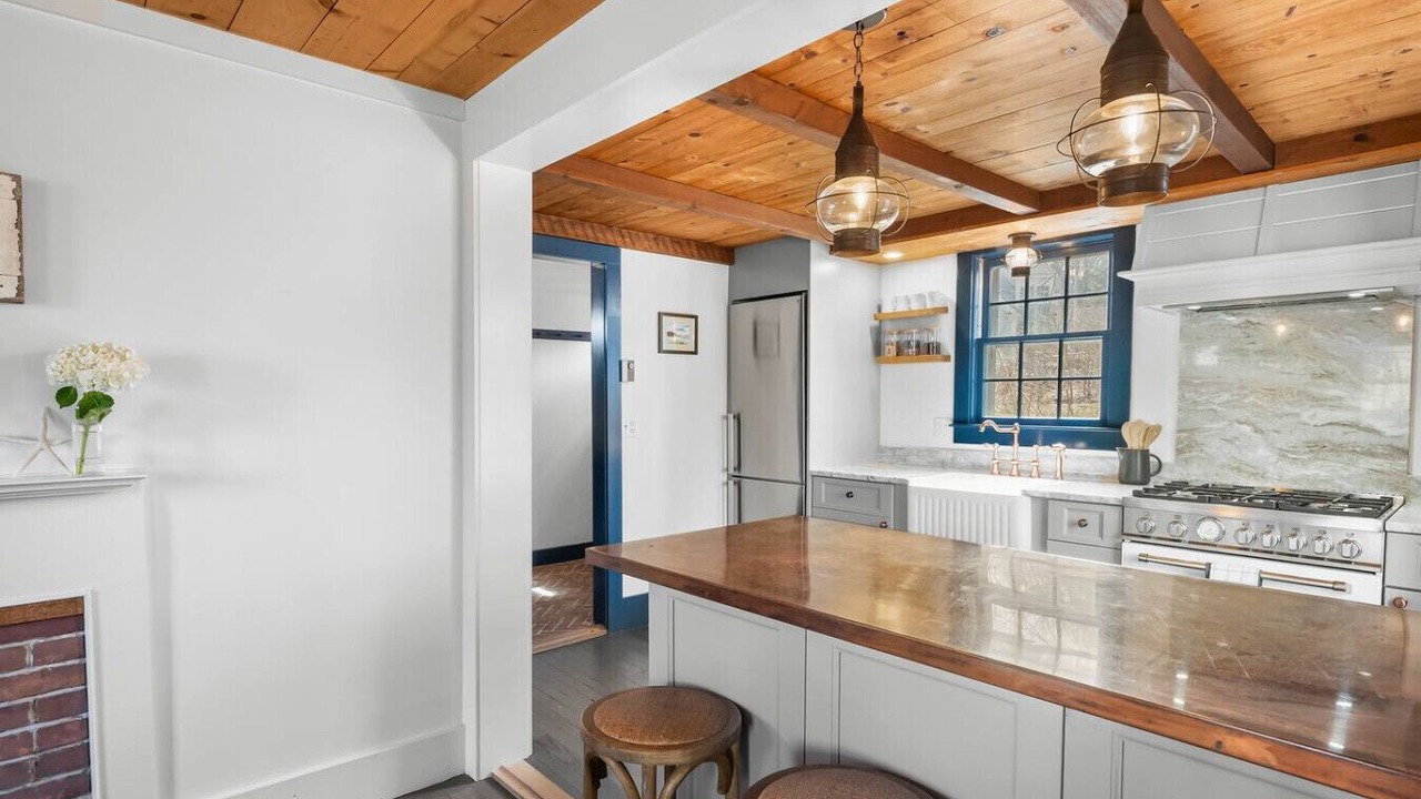 Photo of Kitchen in West Barnstable