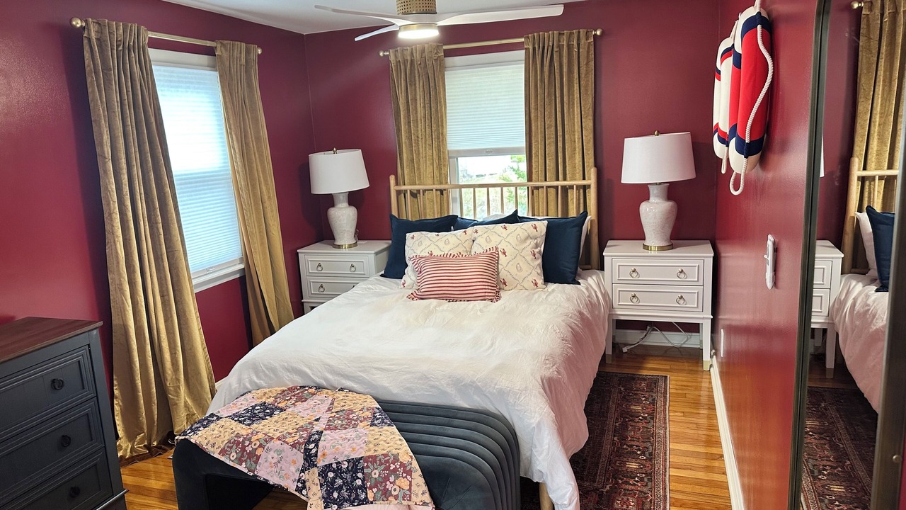 Photo of Bedroom in Saunderstown