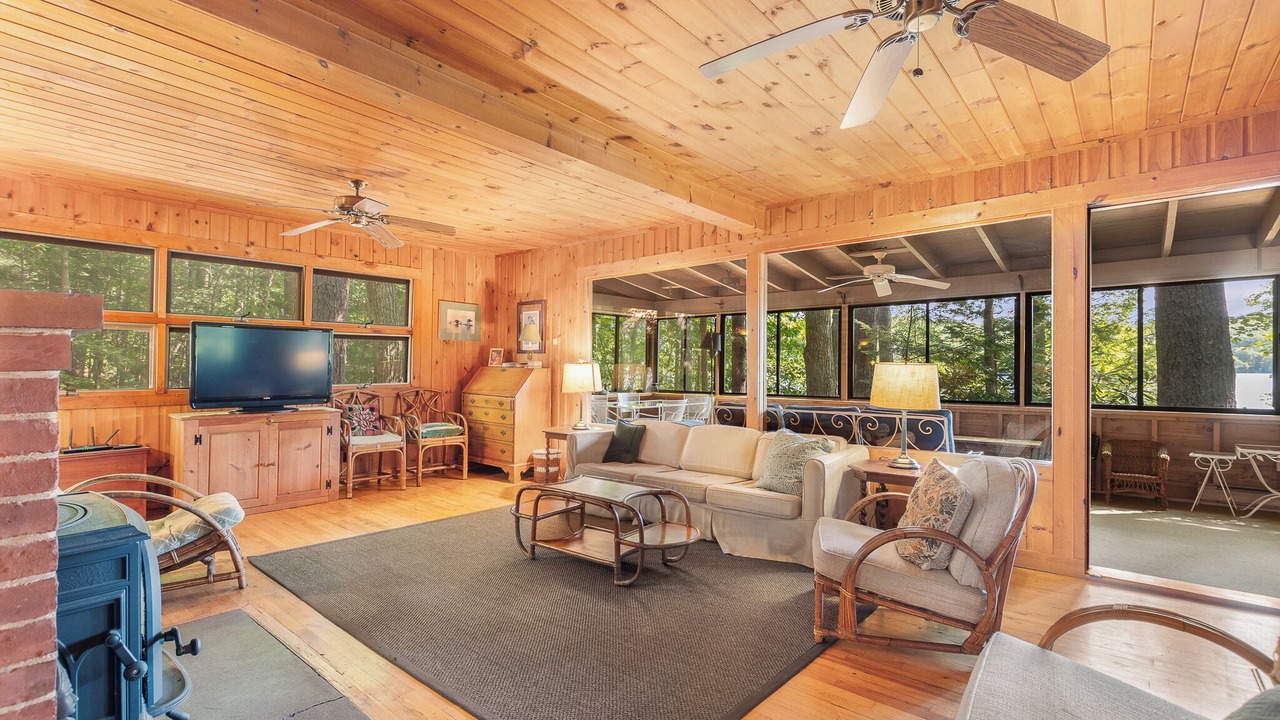 Photo of Livingroom in Holderness