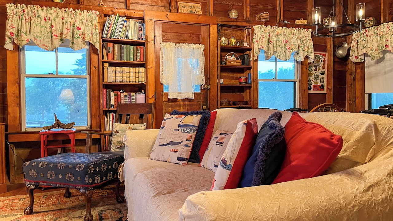 Photo of Livingroom in Harpswell