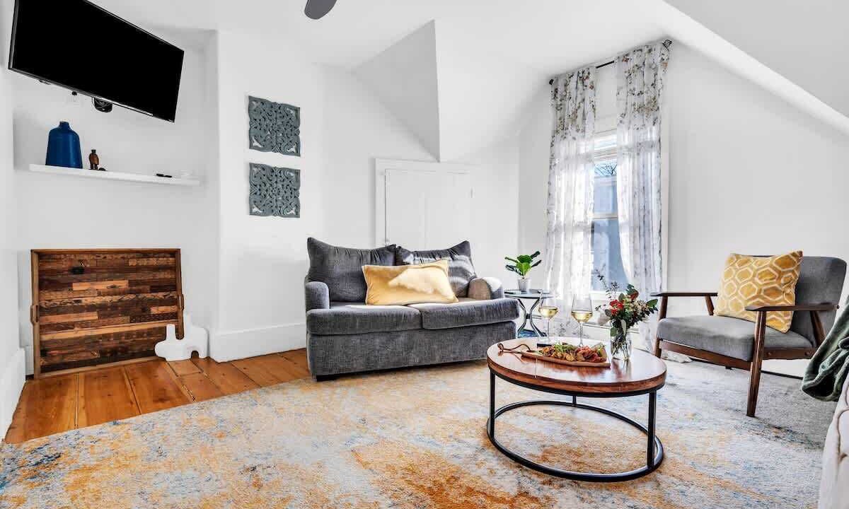 Photo of Livingroom in Oakdale