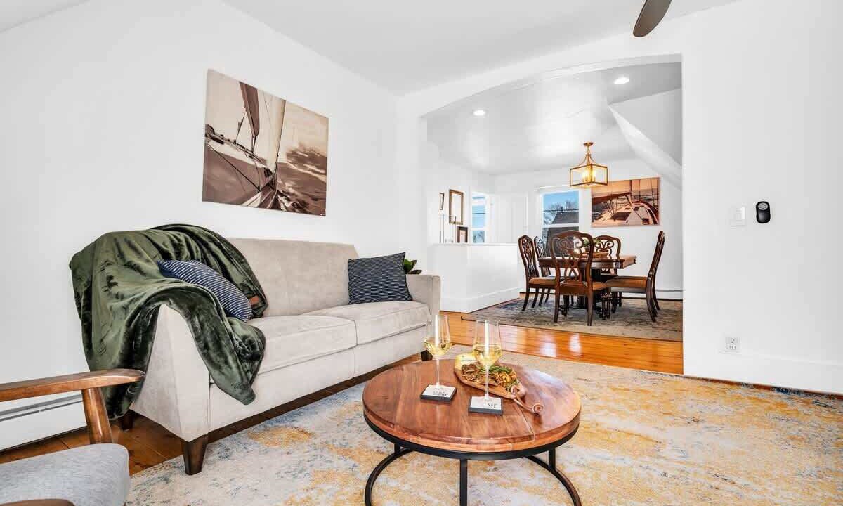 Photo of Livingroom in Oakdale