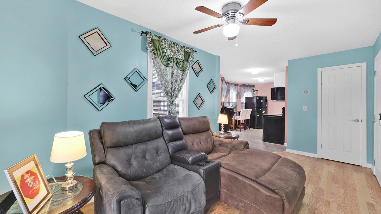 Photo of Livingroom in Asylum Hill
