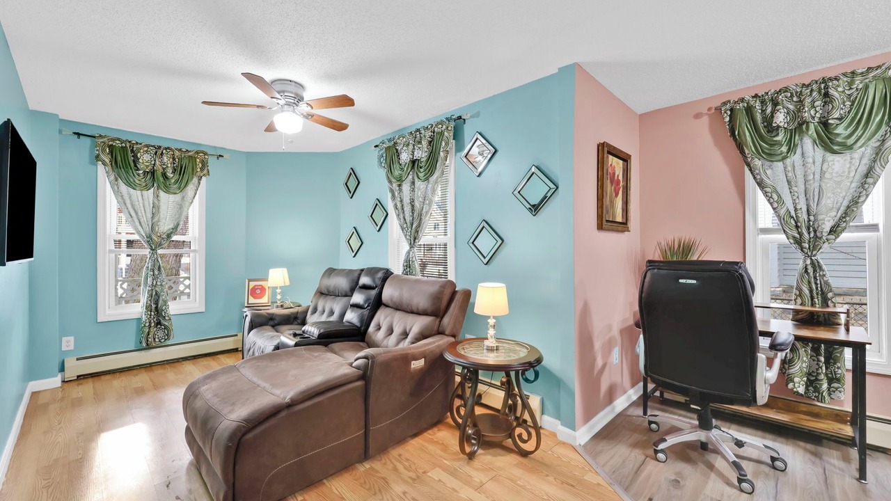 Photo of Livingroom in Asylum Hill