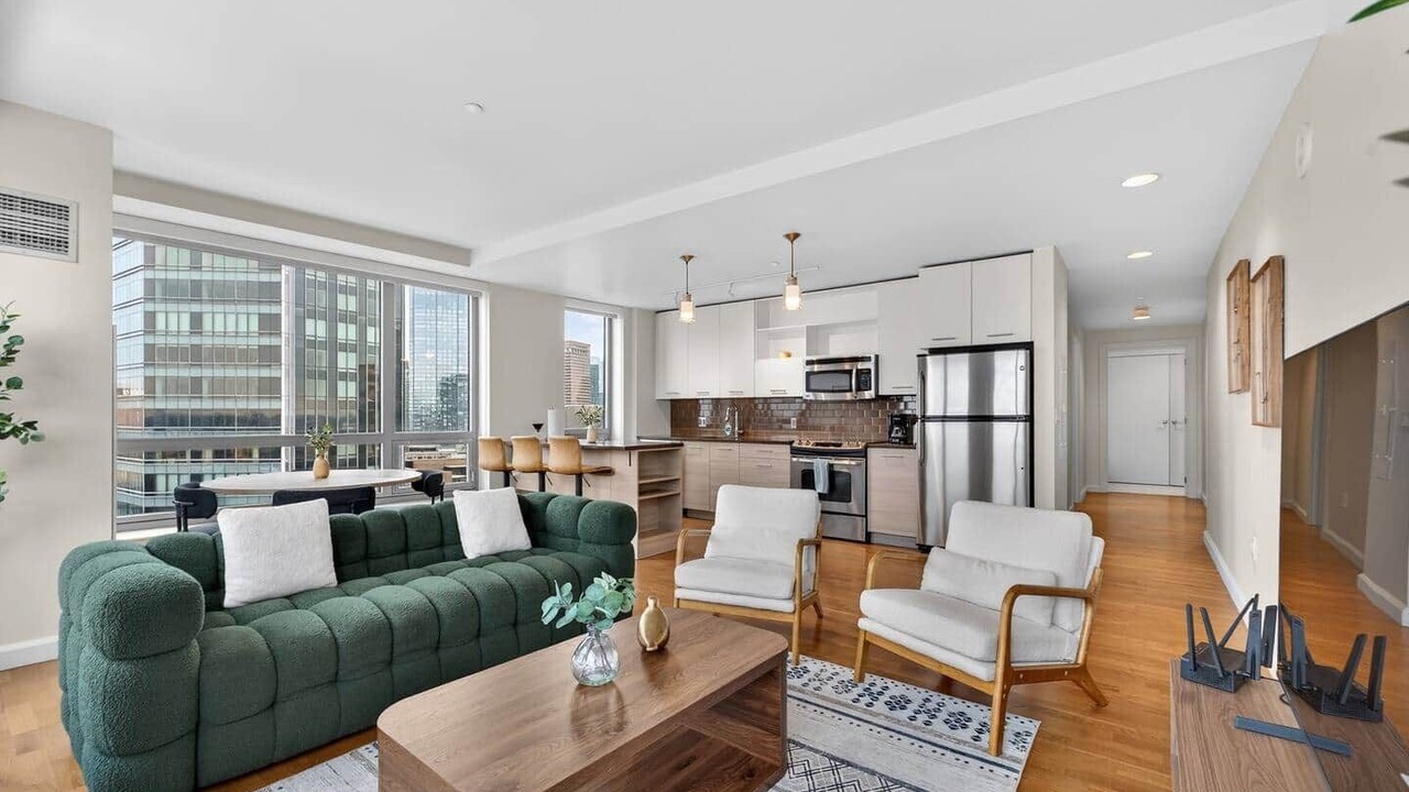 Photo of Livingroom in Downtown Boston