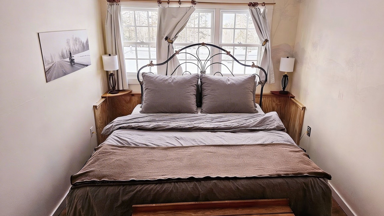 Photo of Bedroom in Rumford Center