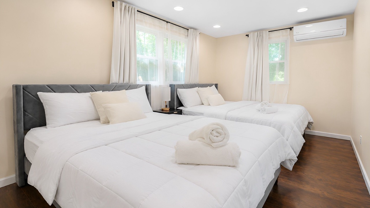 Photo of Bedroom in Woodridge