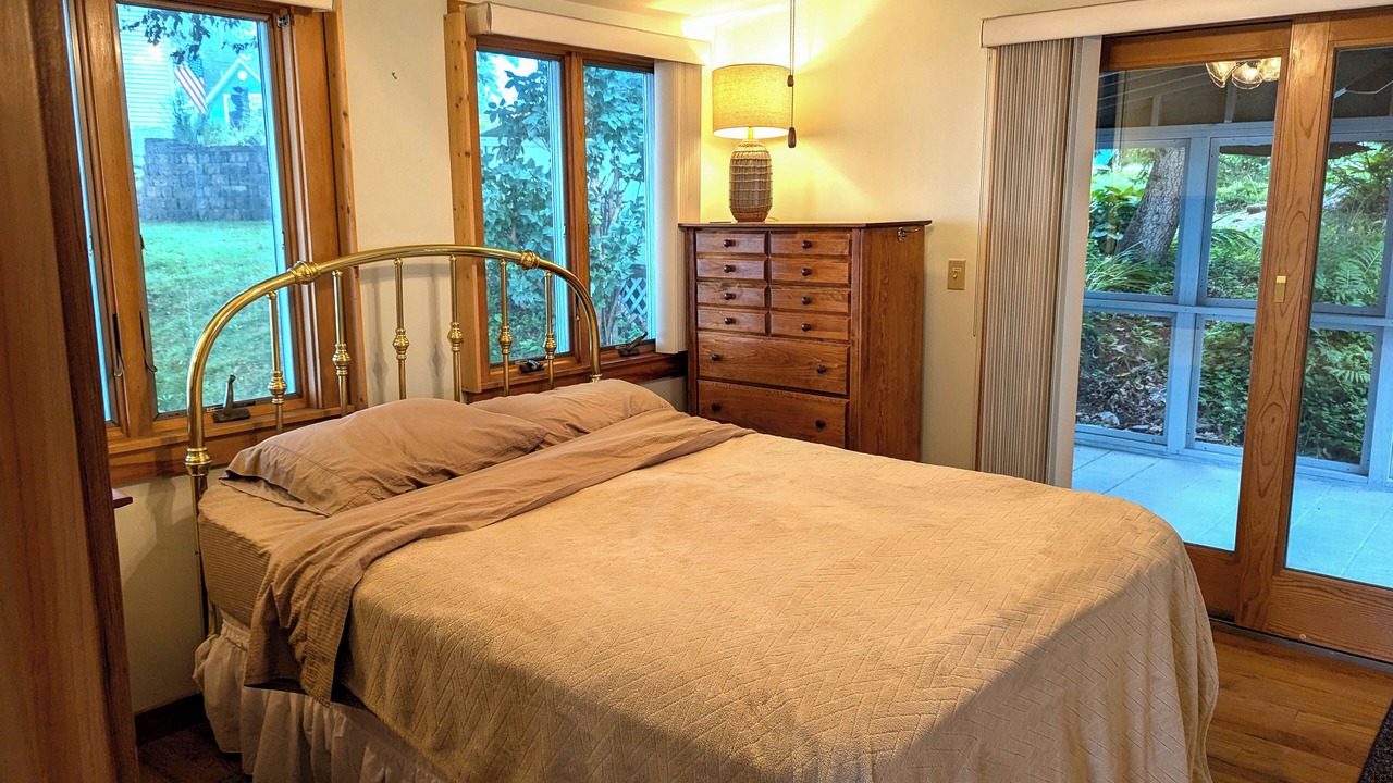 Photo of Bedroom in Mid-Coast and Islands