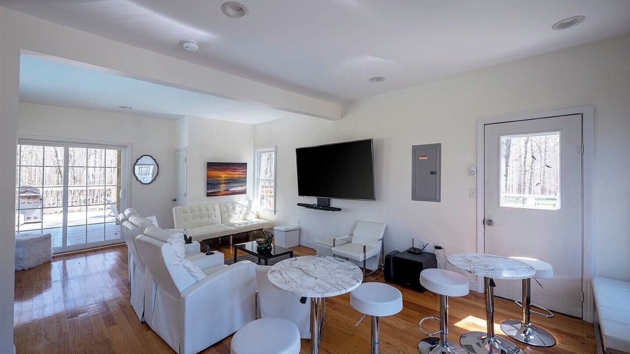 Photo of Livingroom in Avon