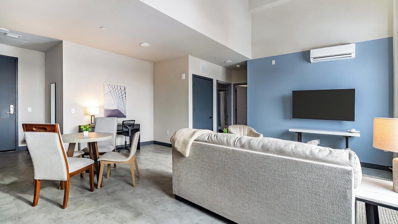 Photo of Livingroom in Downtown Hartford