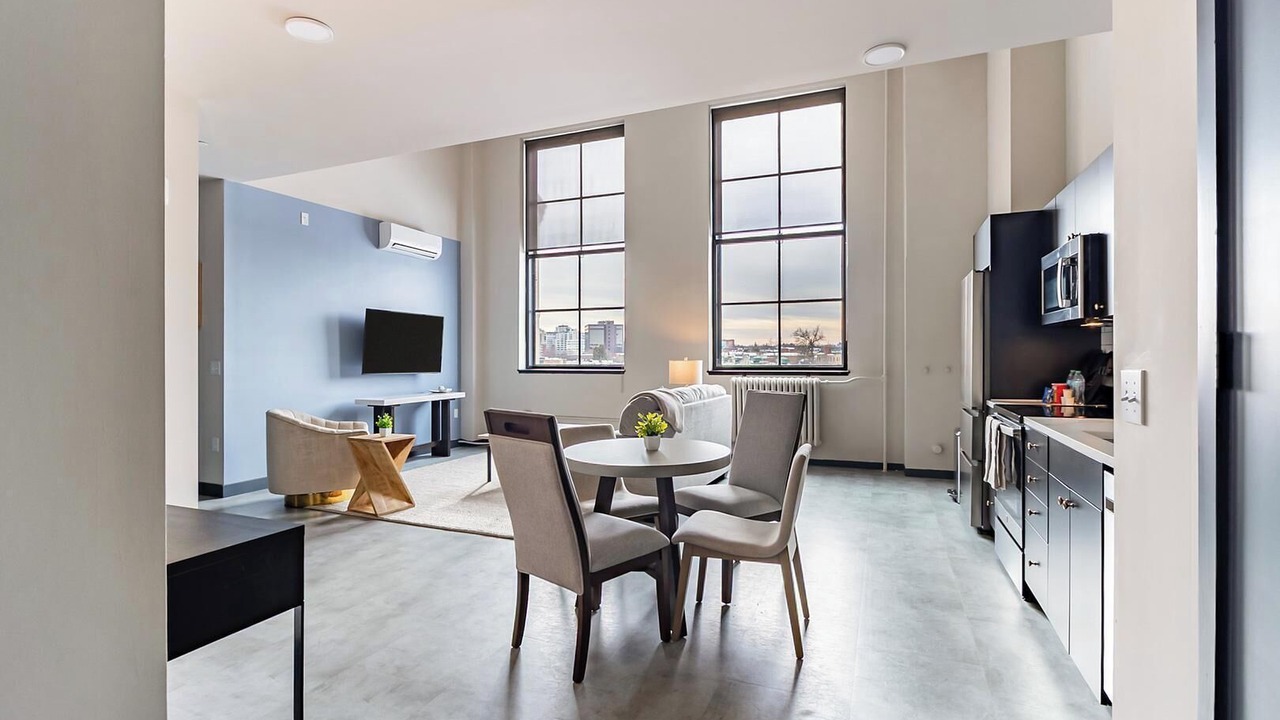 Photo of Livingroom in Downtown Hartford