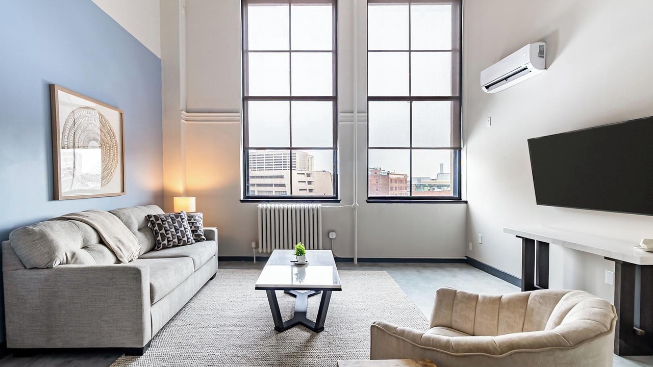 Photo of Livingroom in Downtown Hartford