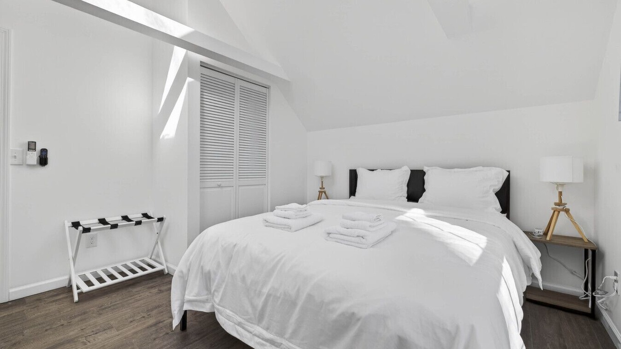 Photo of Bedroom in Westbrook Center