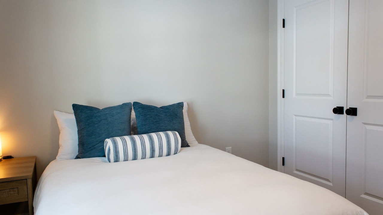 Photo of Bedroom in Saunderstown