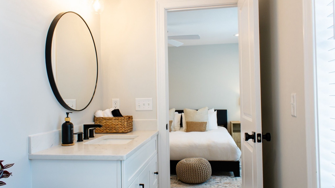 Photo of Bedroom in Saunderstown