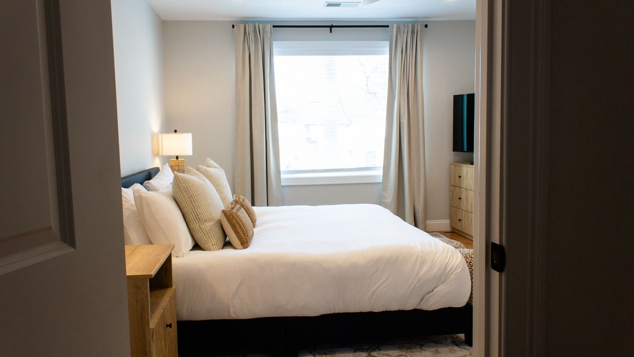 Photo of Bedroom in Saunderstown