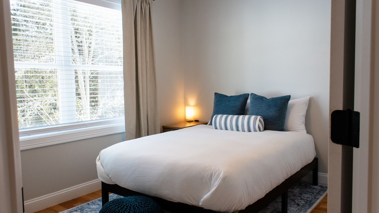 Photo of Bedroom in Saunderstown