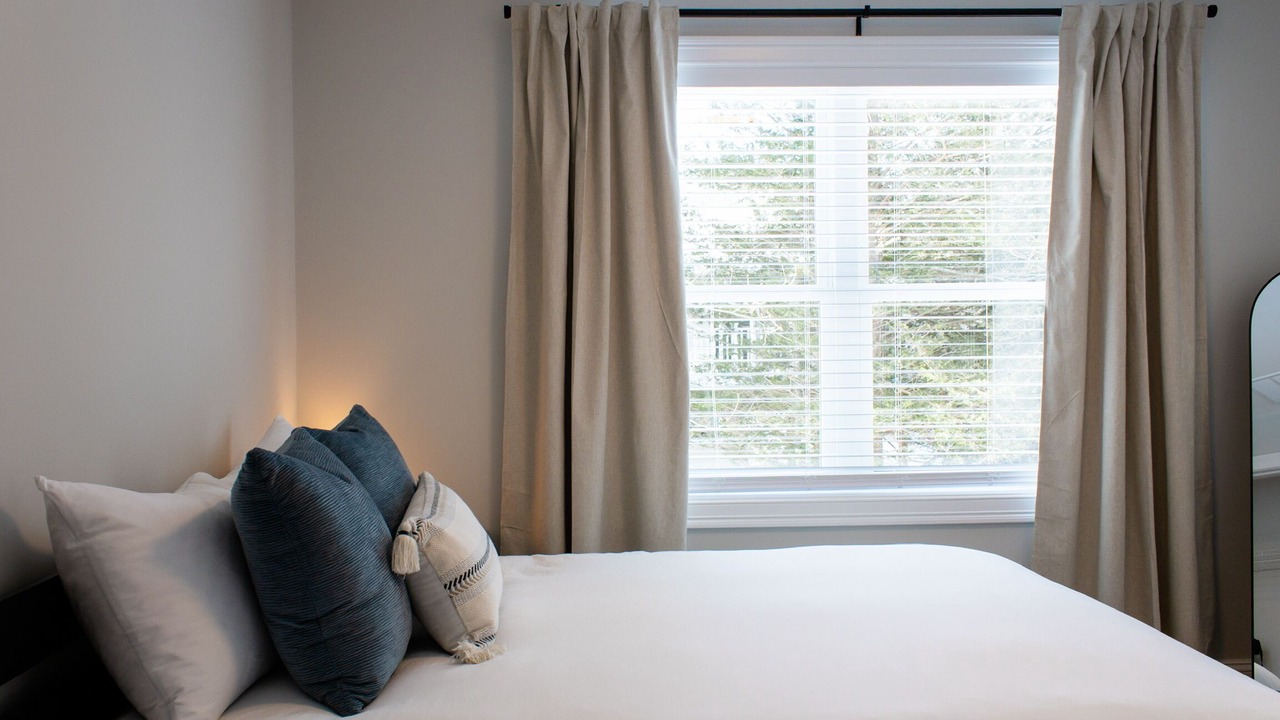 Photo of Bedroom in Saunderstown