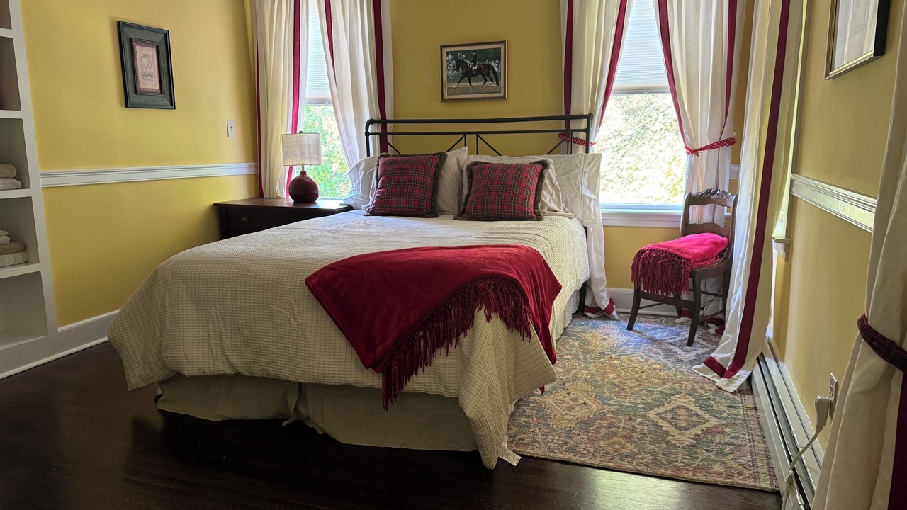Photo of Bedroom in Williamsville