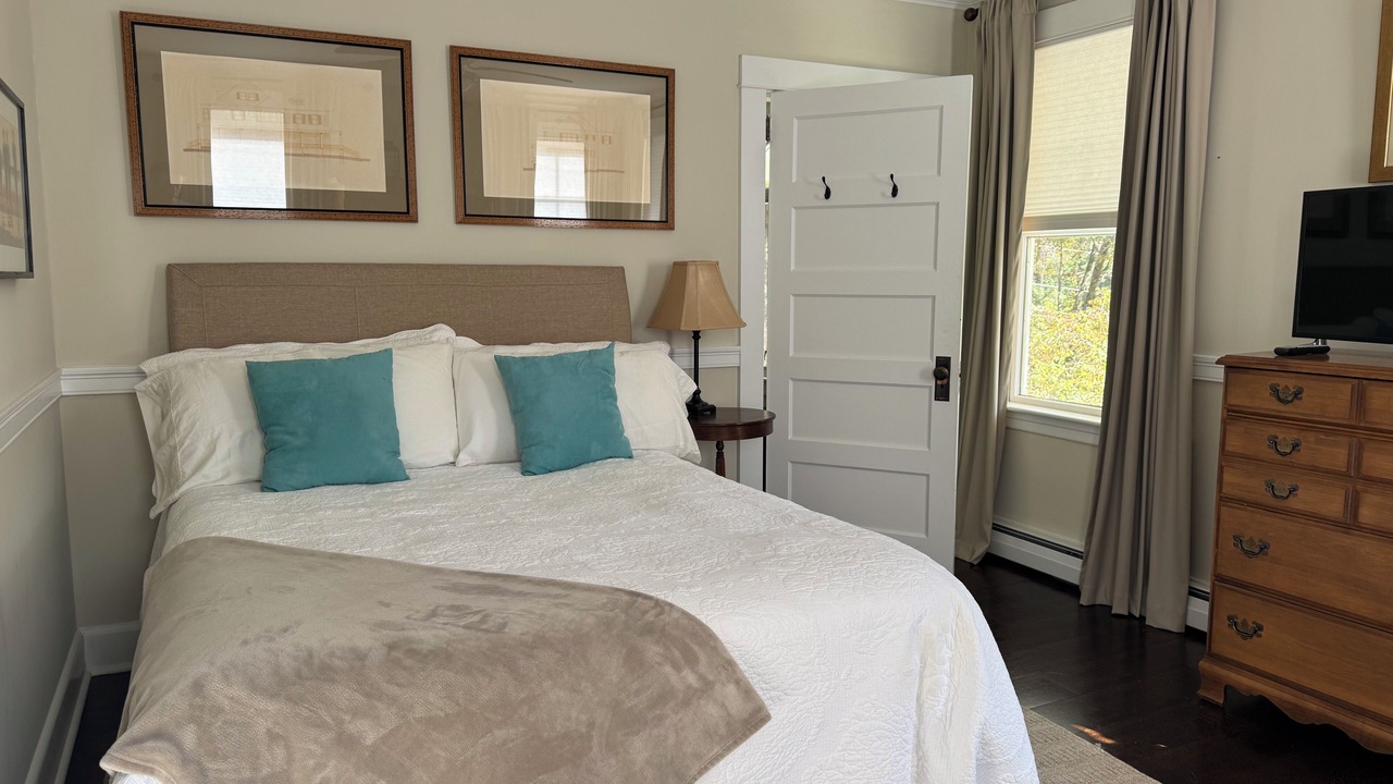 Photo of Bedroom in Williamsville