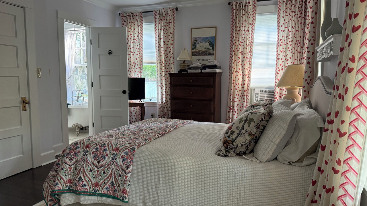 Photo of Bedroom in Williamsville