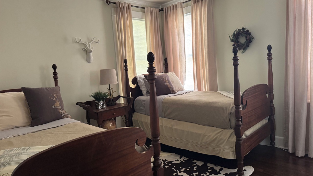 Photo of Bedroom in Williamsville
