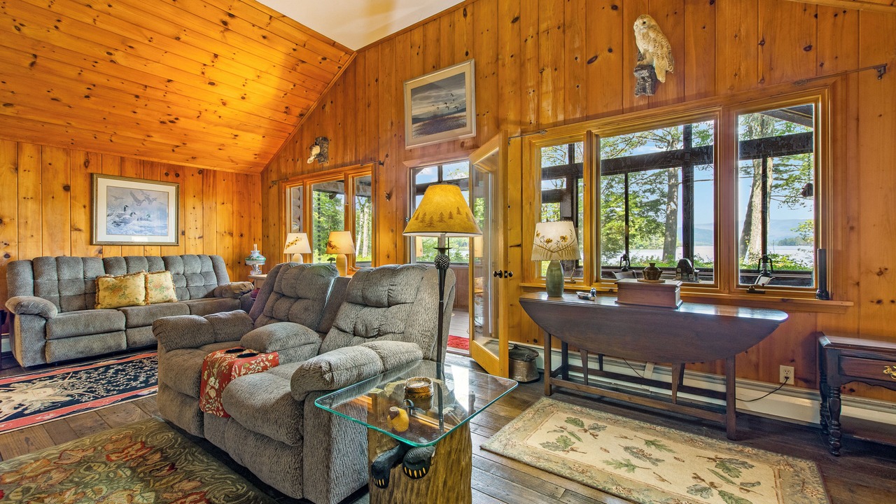 Photo of Livingroom in Center Harbor
