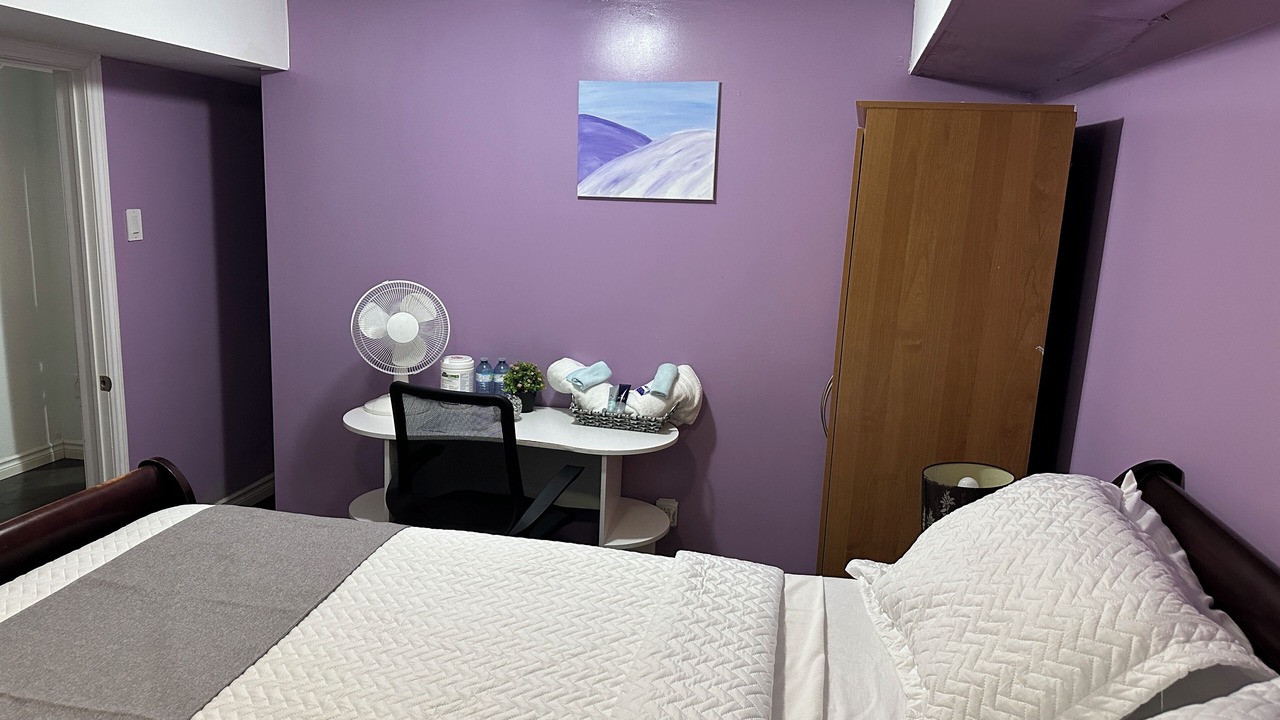 Photo of Bedroom in Aylmer