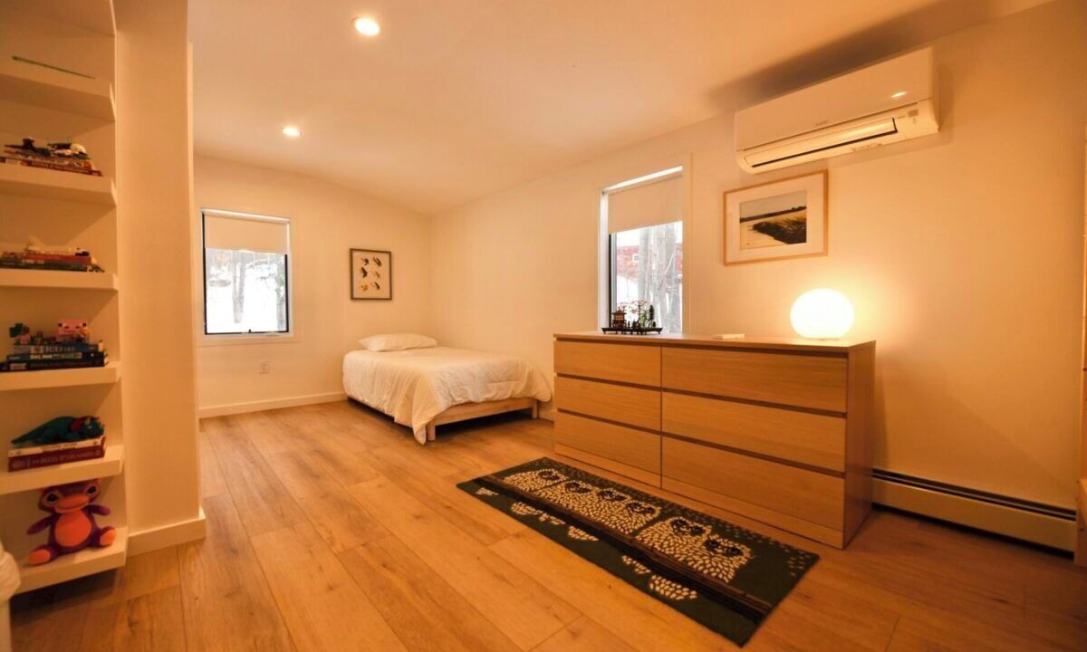 Photo of Bedroom in Raymond