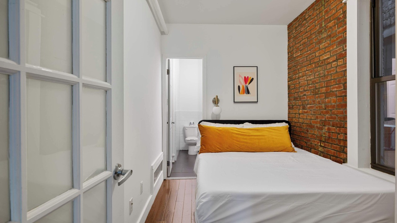 Photo of Bedroom in Chinatown