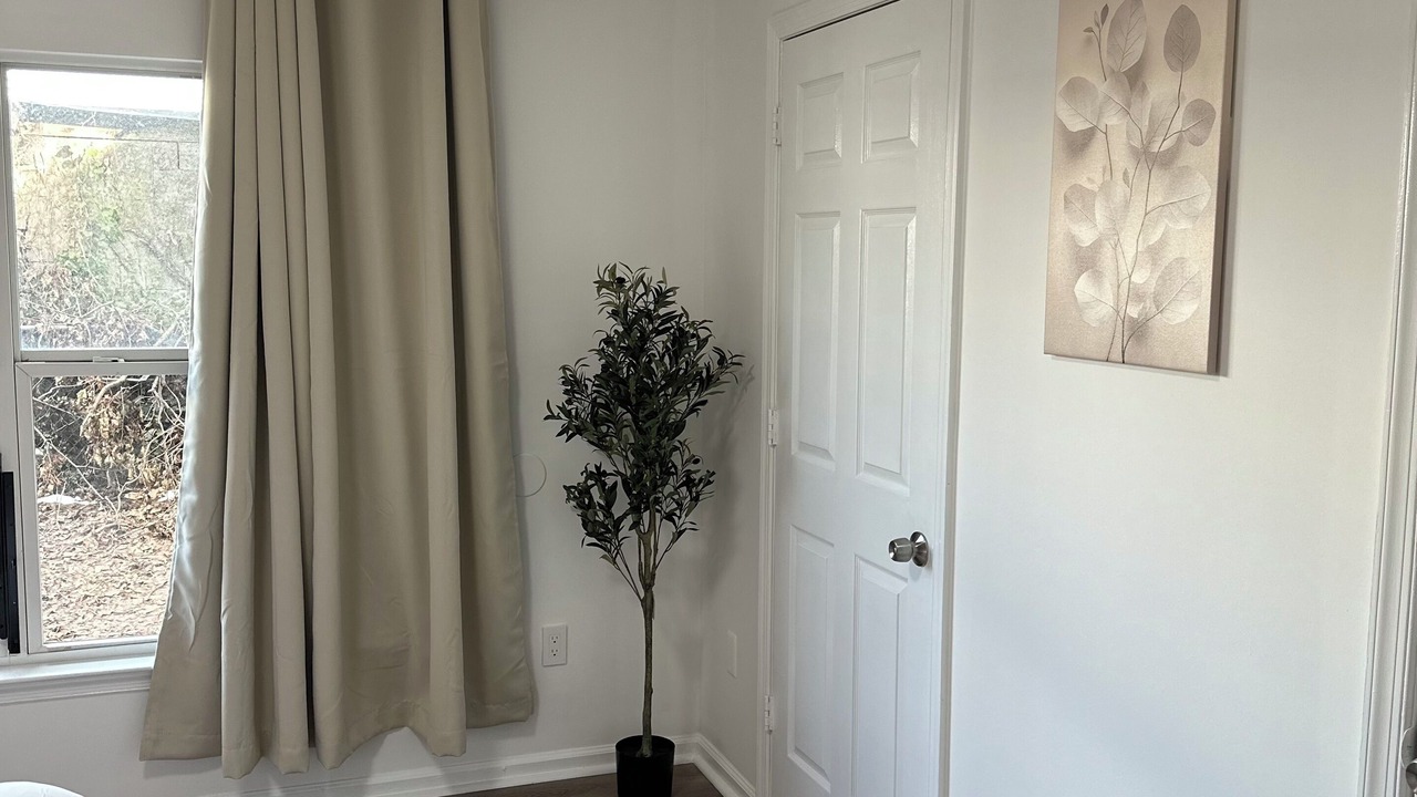 Photo of Bedroom in Newark