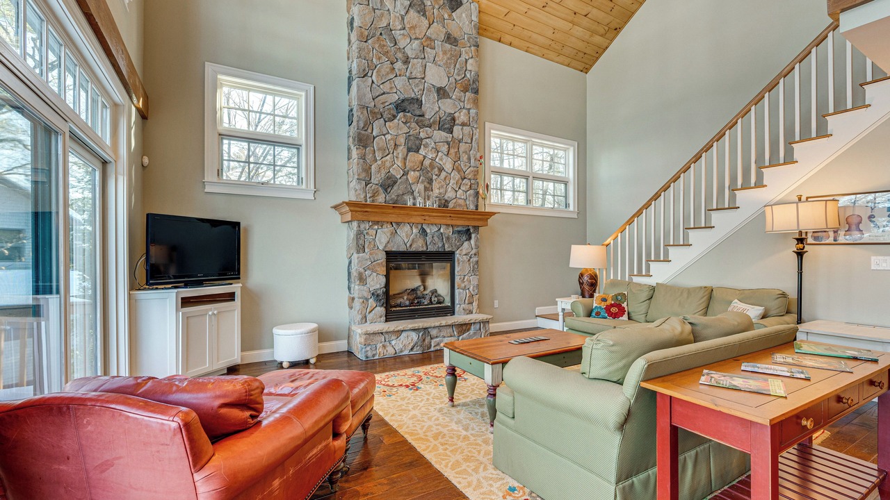 Photo of Livingroom in Moultonborough